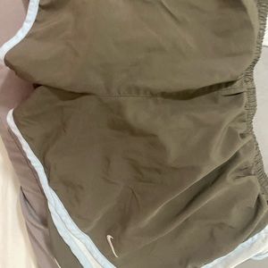 Women’s Nike athletic shorts size L